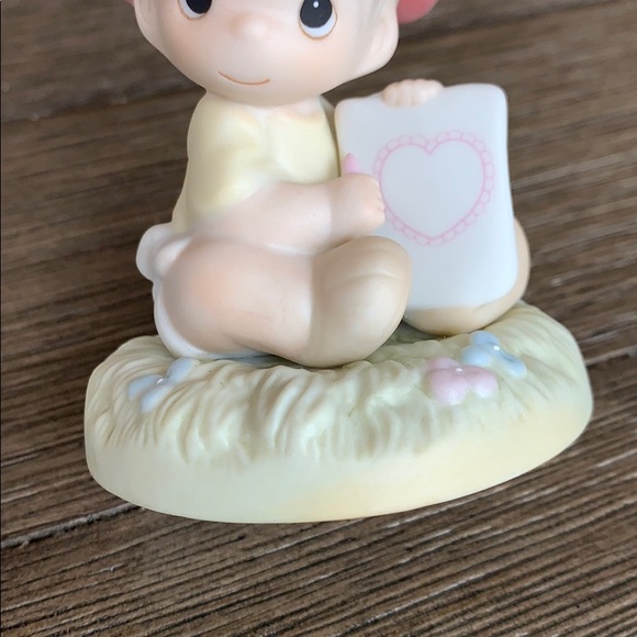 Precious Moments - Loving You Dear Valentine - Picture 3 of 8